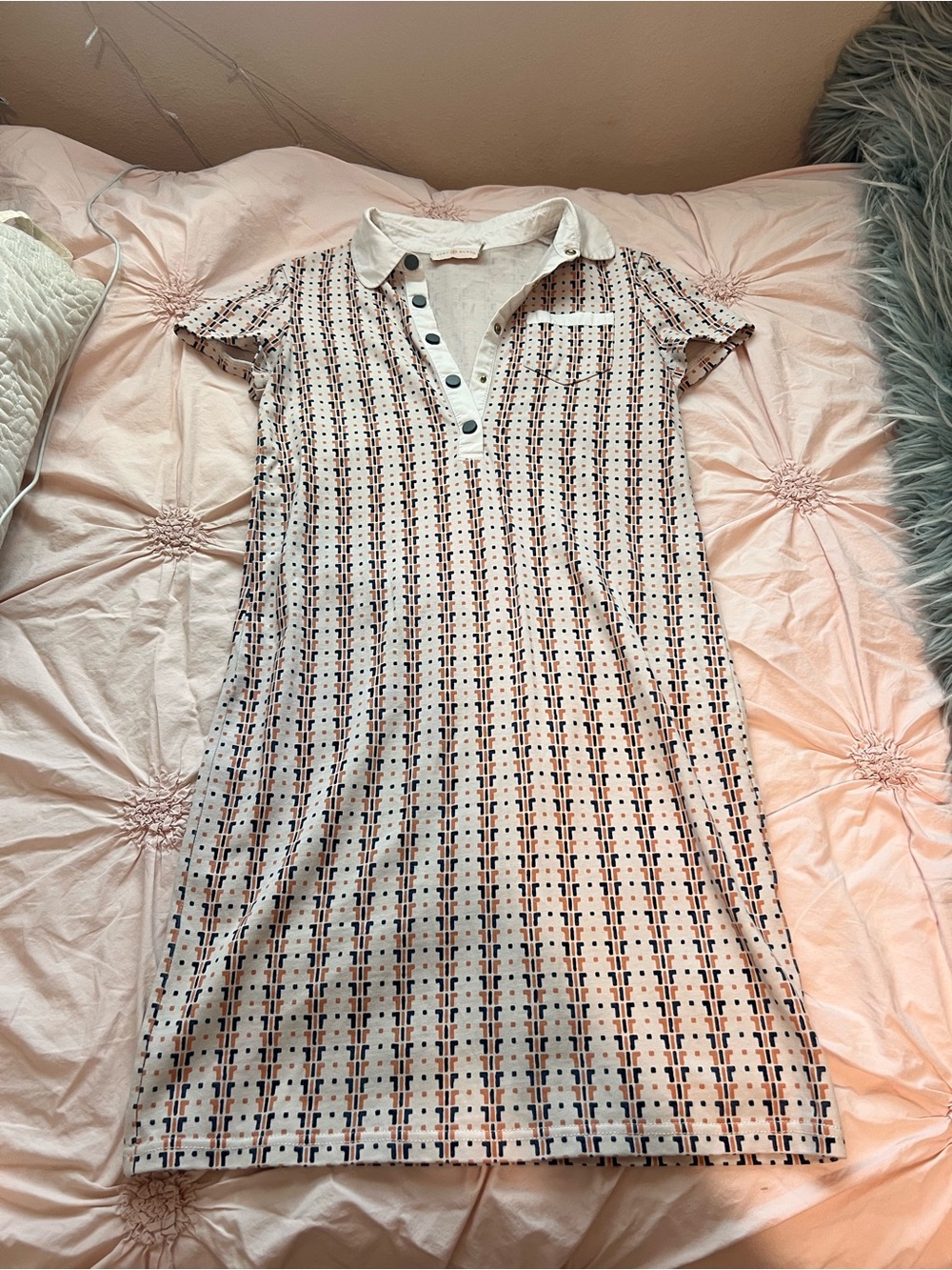 Tory Burch Pink Geo-Print Polo Dress with Contrast Collar - Picture 2 of 4